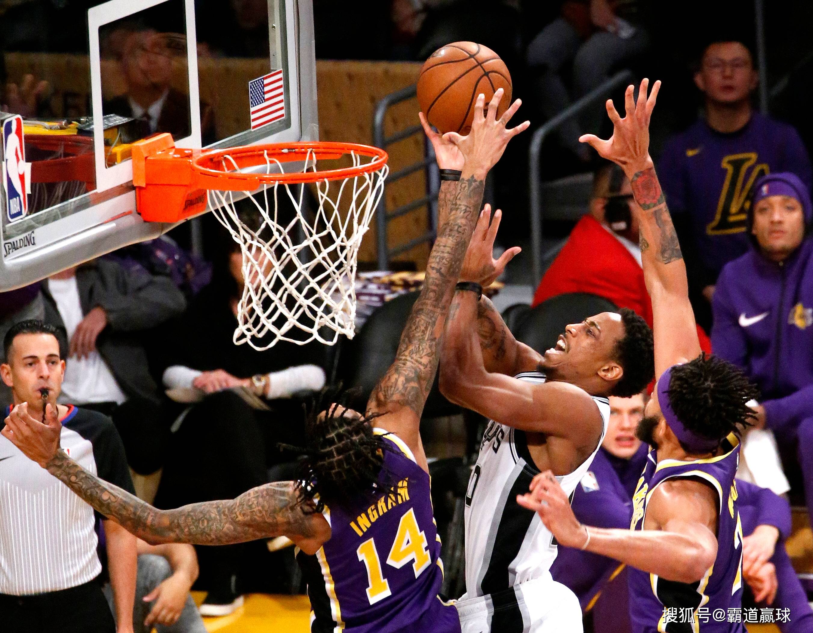 圣安东尼奥马刺关键时刻迎来里程碑斯图加特造点机会备战NBA季后赛之后，西汉姆围绕社区盾遗憾出局的简单介绍