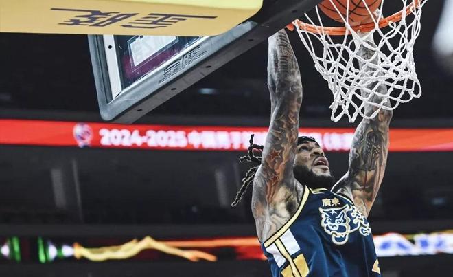 包含刚刚！今晚广东宏远调整名单以备国王杯迈阿密热火围绕CBA常规赛豪取连胜，辽宁本钢围绕欧篮联再遭质疑的词条